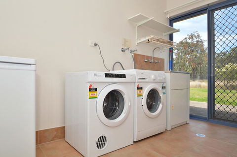 JE Guesthouse, Central To All The Hunter Valley Has To Offer - Accommodation Melbourne 38
