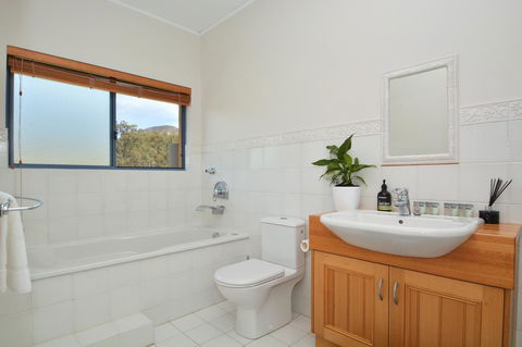 JE Guesthouse, Central To All The Hunter Valley Has To Offer - Accommodation Melbourne 23