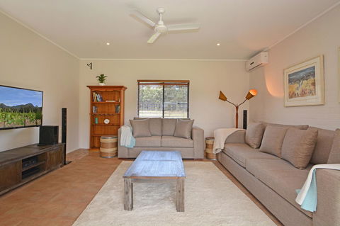 JE Guesthouse, Central To All The Hunter Valley Has To Offer - Accommodation Melbourne 3