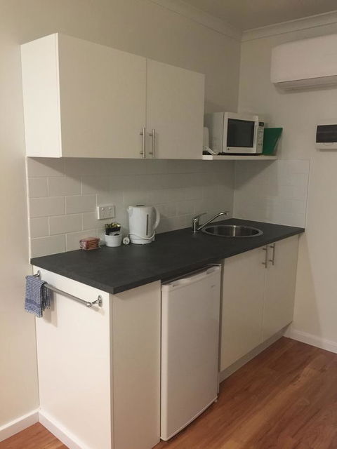 Eden Motel - Melbourne 4u 1
