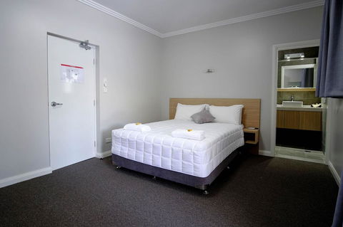 Lakes And Ocean Hotel Forster - Accommodation Melbourne 13