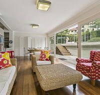 Summery spacious 4 bed home in Kurraba Point - Accommodation Melbourne