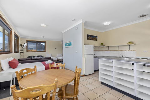 Coastal Bay Motel - Accommodation Melbourne 9