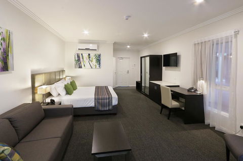 Best Western Plus Bolton On The Park - Accommodation Melbourne 5