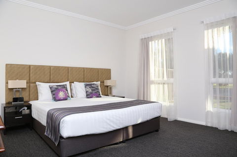 Best Western Plus Bolton On The Park - Accommodation Melbourne 19