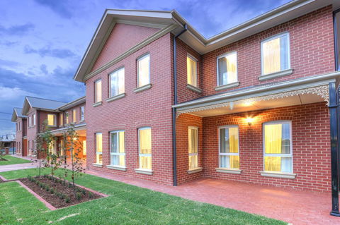 Best Western Plus Bolton On The Park - Accommodation Melbourne 3