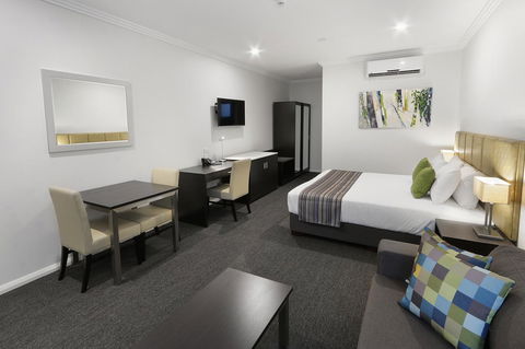 Best Western Plus Bolton On The Park - Accommodation Melbourne 8