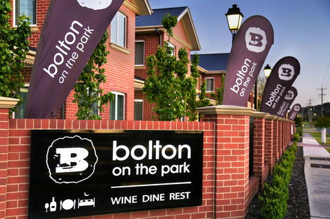 Best Western Plus Bolton On The Park - Accommodation Melbourne 2