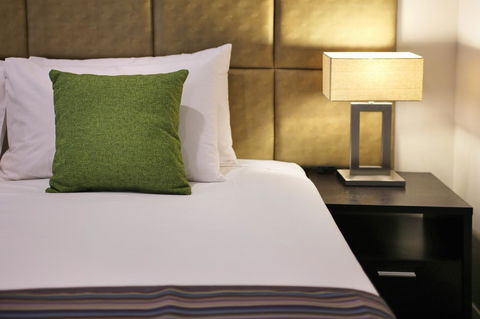 Best Western Plus Bolton On The Park - Accommodation Melbourne 24