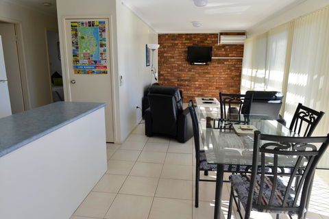 Beach House Holiday Apartments - Accommodation Melbourne 8