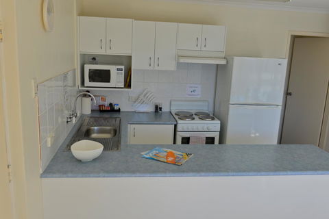 Beach House Holiday Apartments - Accommodation Melbourne 6