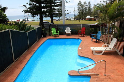 Beach House Holiday Apartments - Accommodation Melbourne 2