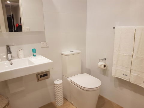 Arena Luxury Beachfront Apartment - Accommodation Melbourne 30