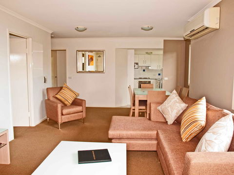 South Pacific Apartments - Accommodation Melbourne 14