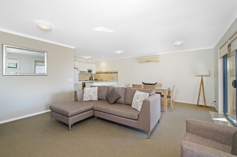 South Pacific Apartments - Accommodation Melbourne 9