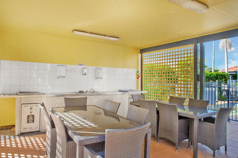 South Pacific Apartments - Accommodation Melbourne 6