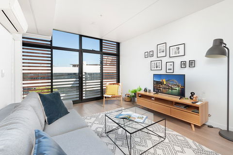 Newtown's Best Designer Apartment - Accommodation Melbourne 6