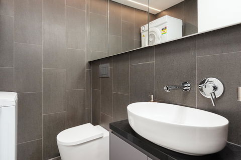 Newtown's Best Designer Apartment - Accommodation Melbourne 3