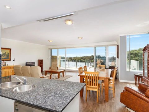 Regatta 13 - Accommodation Melbourne 9