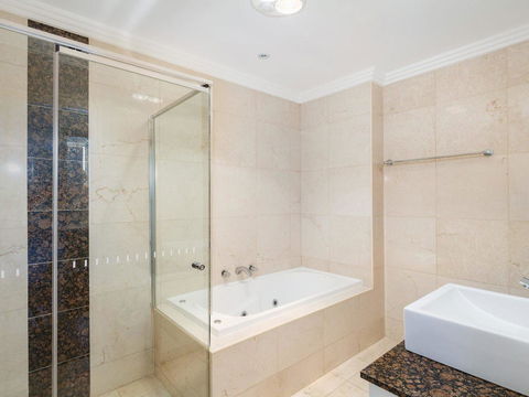 Regatta 13 - Accommodation Melbourne 6