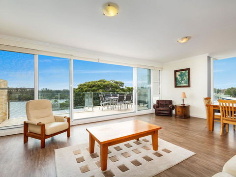 Regatta 13 - Accommodation Melbourne 8