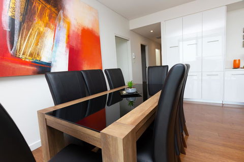 The Penthouse - Accommodation Melbourne 7