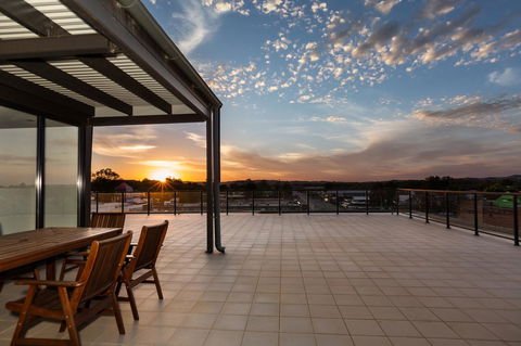 The Penthouse - Accommodation Melbourne 0