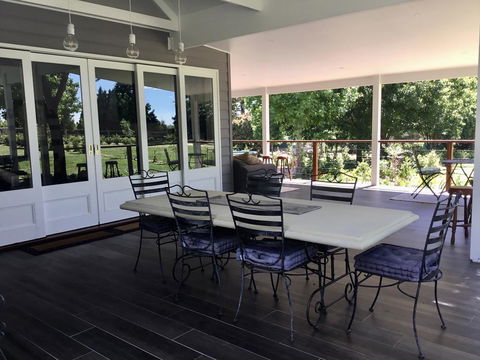 Chanticleer Gardens Barn Cottage With A Pool - Accommodation Melbourne 5