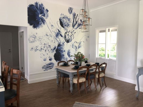 Chanticleer Gardens Barn Cottage With A Pool - Accommodation Melbourne 31