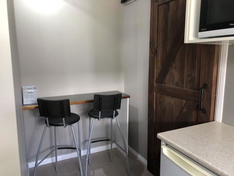 Chanticleer Gardens Barn Cottage With A Pool - Accommodation Melbourne 23