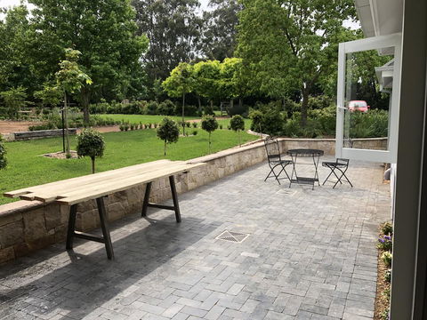 Chanticleer Gardens Barn Cottage With A Pool - Accommodation Melbourne 26
