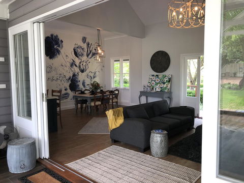 Chanticleer Gardens Barn Cottage With A Pool - Accommodation Melbourne 28