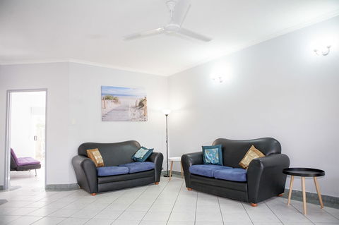 Nightcliff Foreshore Getaway - McKay Gardens - Accommodation Melbourne 9