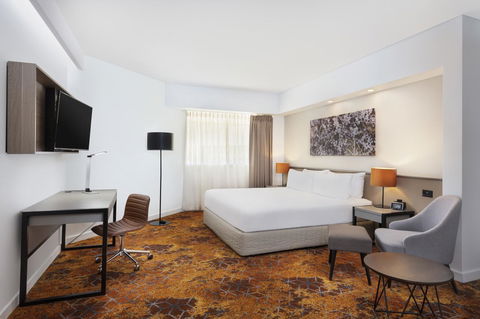 Crowne Plaza Alice Springs Lasseters, An IHG Hotel - Accommodation Melbourne 2