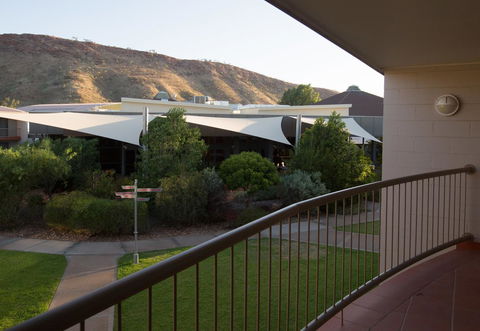 Crowne Plaza Alice Springs Lasseters, An IHG Hotel - Accommodation Melbourne 18