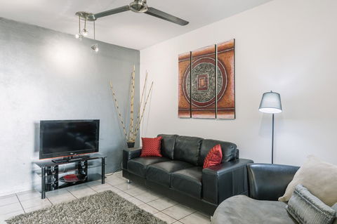 CitySide Apartment - 2 Bedroom With Private Courtyard - Accommodation Melbourne 1