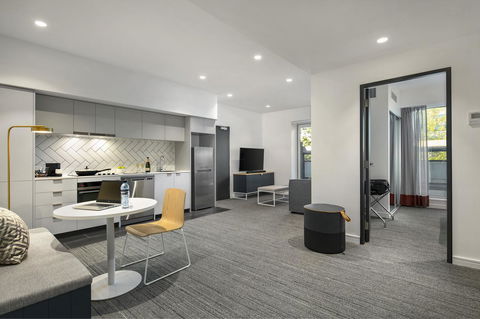 Quest Canberra City Walk - Melbourne 4u 5