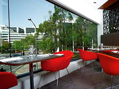 Novotel Canberra - Melbourne 4u 14