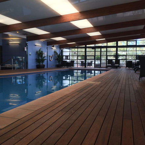 Novotel Canberra - Melbourne 4u 4