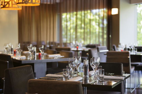 Novotel Canberra - Melbourne 4u 12
