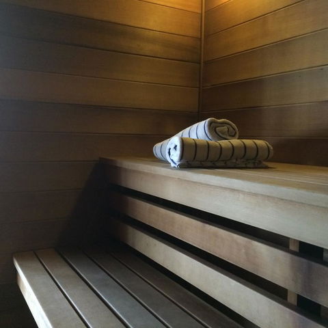 Novotel Canberra - Melbourne 4u 9