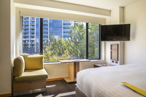 Crowne Plaza Canberra, An IHG Hotel - Accommodation Melbourne 14