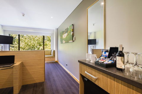 Crowne Plaza Canberra, An IHG Hotel - Accommodation Melbourne 42