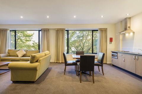 Crowne Plaza Canberra, An IHG Hotel - Accommodation Melbourne 35