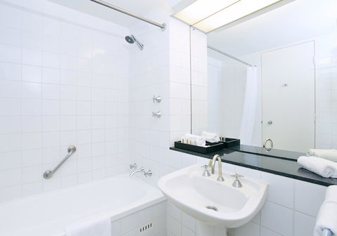 Crowne Plaza Canberra, An IHG Hotel - Accommodation Melbourne 25