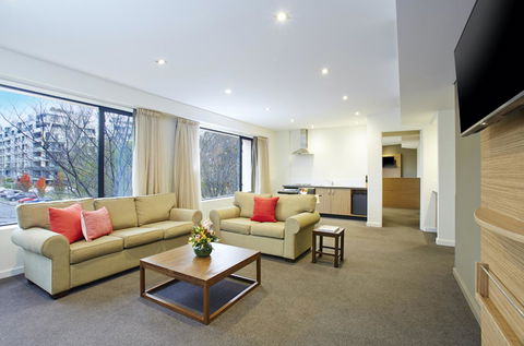 Crowne Plaza Canberra, An IHG Hotel - Accommodation Melbourne 11