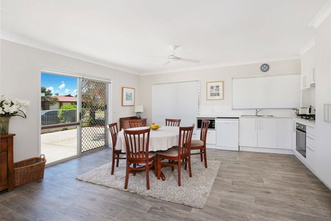Booker Pde 34, Unit 2 - Pet Friendly - - Accommodation Melbourne 1