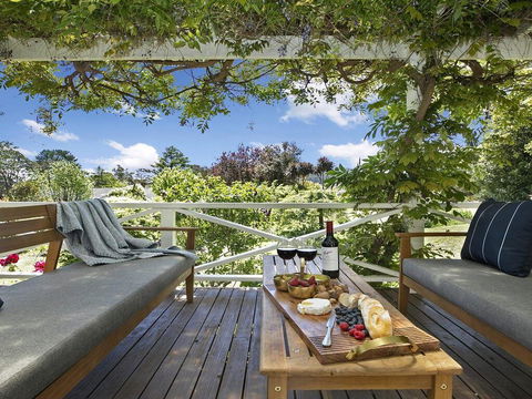 Bourne Cottage - Perfect For All Seasons - Accommodation Melbourne 0