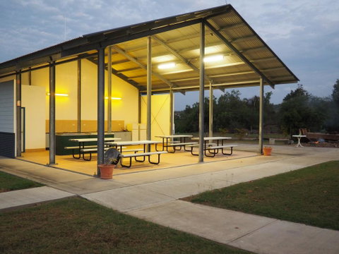 Bowen Holiday Park - Accommodation Melbourne 3