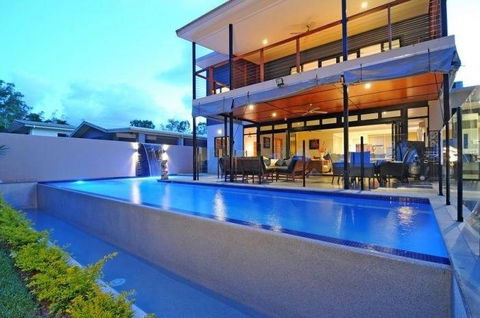 Bramston Beach - Luxury Holiday House - Accommodation Melbourne 0